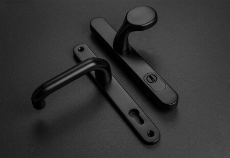 MPK Schutzbeschlag - SECURO A04 PLUS - USO M1 COSLAN (F5 - Schwarz matt) - mit Abdeckung